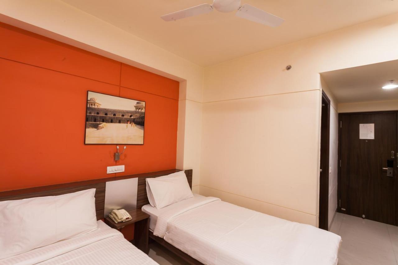 Tirupur Hotel Ngoại thất bức ảnh