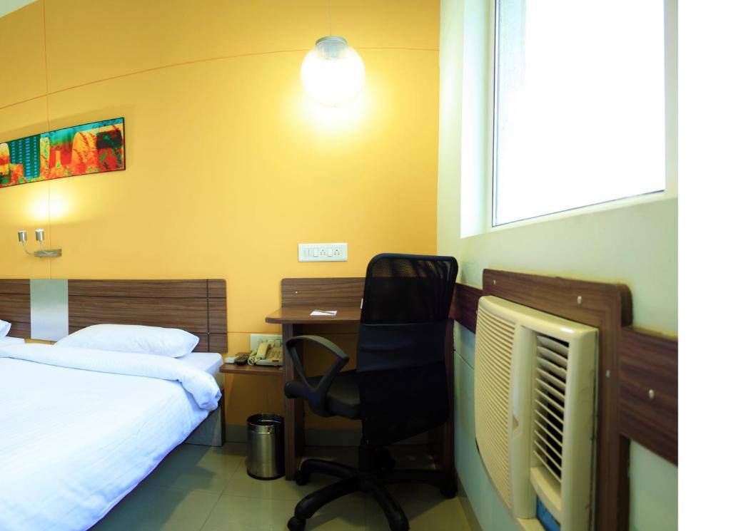 Tirupur Hotel Ngoại thất bức ảnh