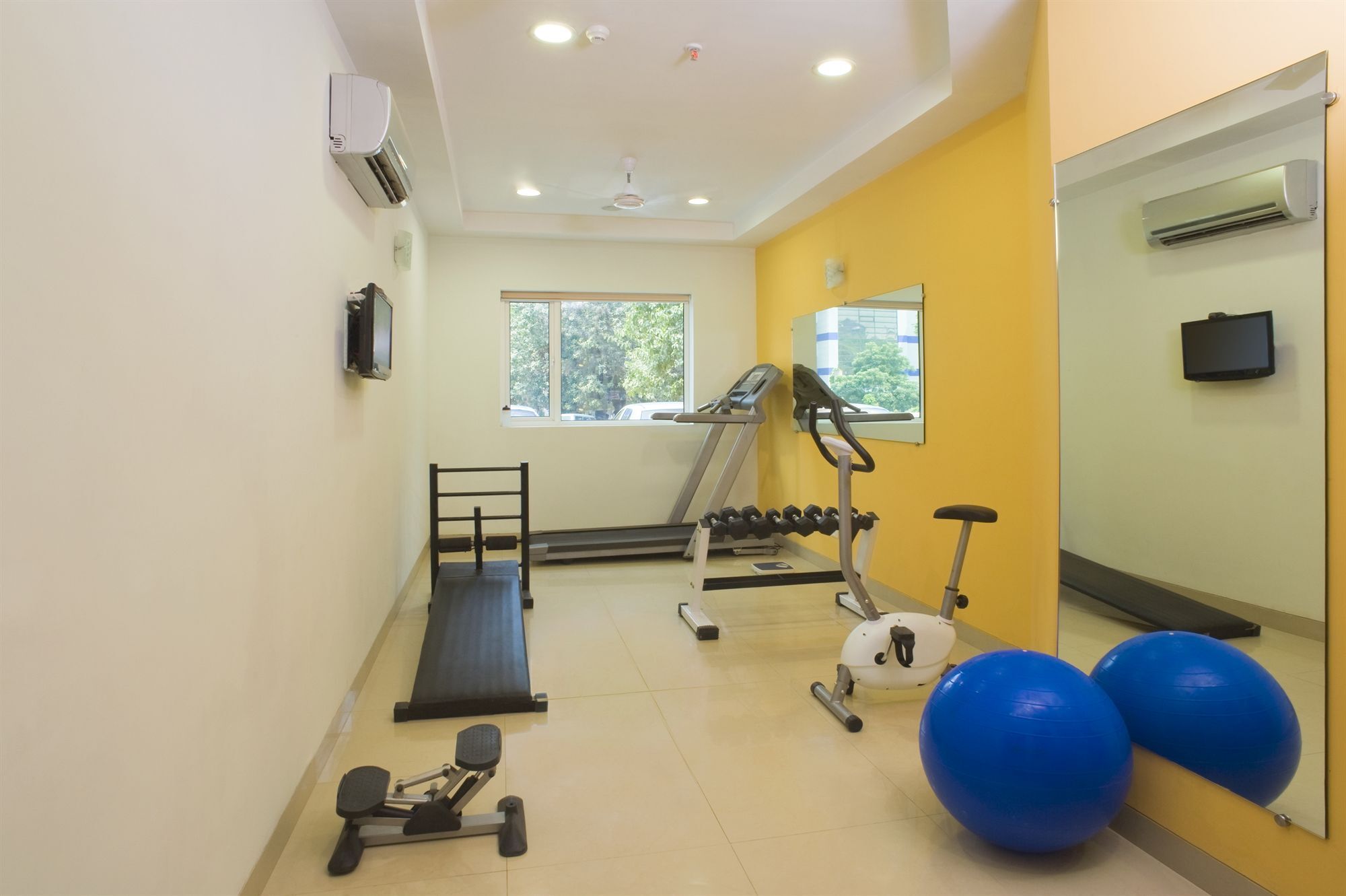 Tirupur Hotel Ngoại thất bức ảnh