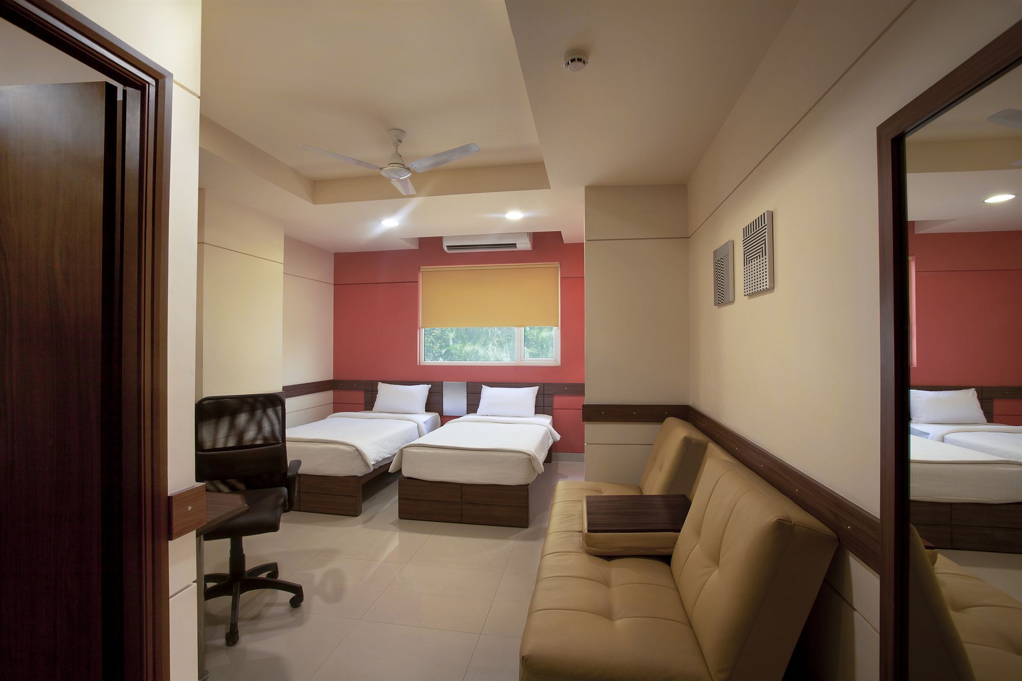 Tirupur Hotel Ngoại thất bức ảnh